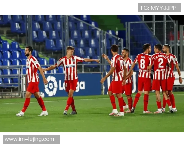 莱比锡正式签约埃因霍温18岁边锋阿约德勒托马斯合同至2031年