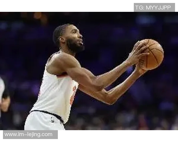 高效表现锡安上半场火力全开19分3板5助3断助球队掌控局势